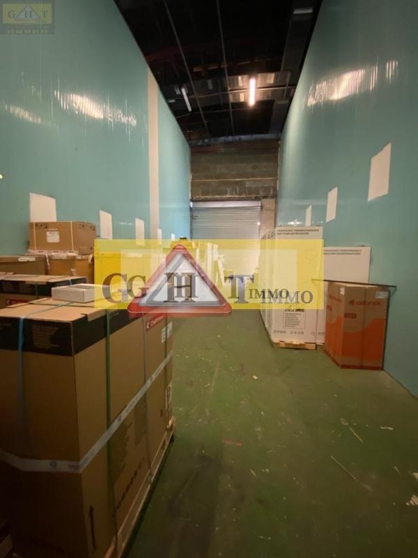 Entrepôt - 330 m²