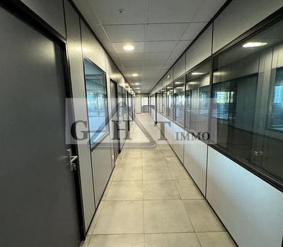 Entrepôt - 4 662 m²