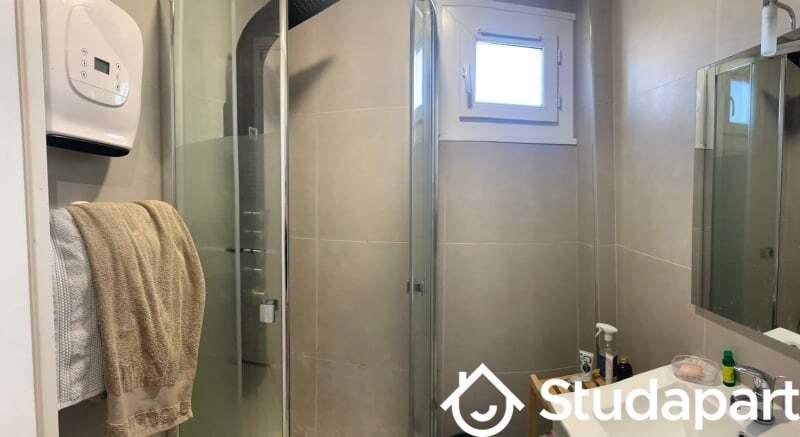 Chambre - 10 m² - 1 pièce