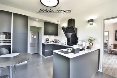 Villa - 191 m² - 6 pièces