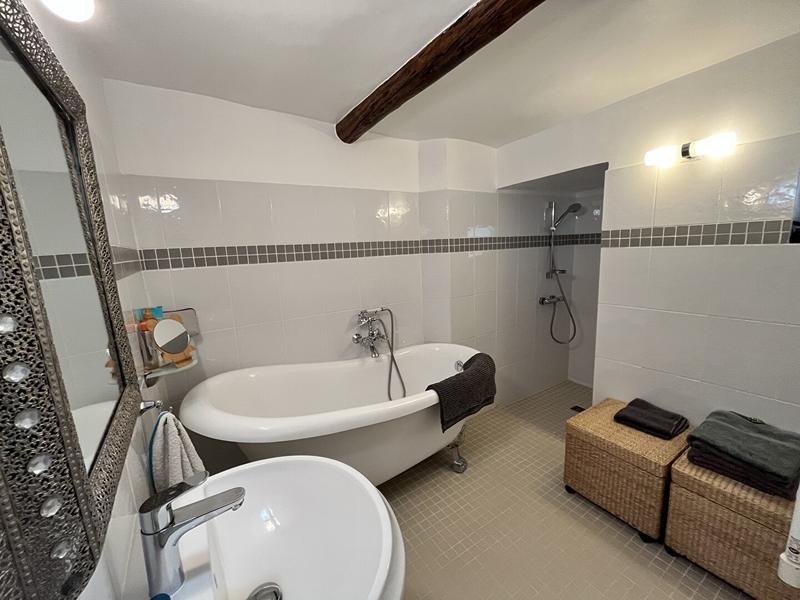 Villa - 200 m² - 6 pièces