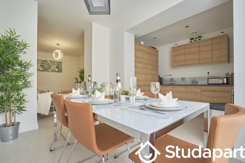 Chambre - 11 m² - 1 pièce