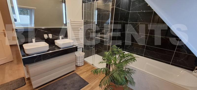 Maison contemporaine - 174 m² - 7 pièces