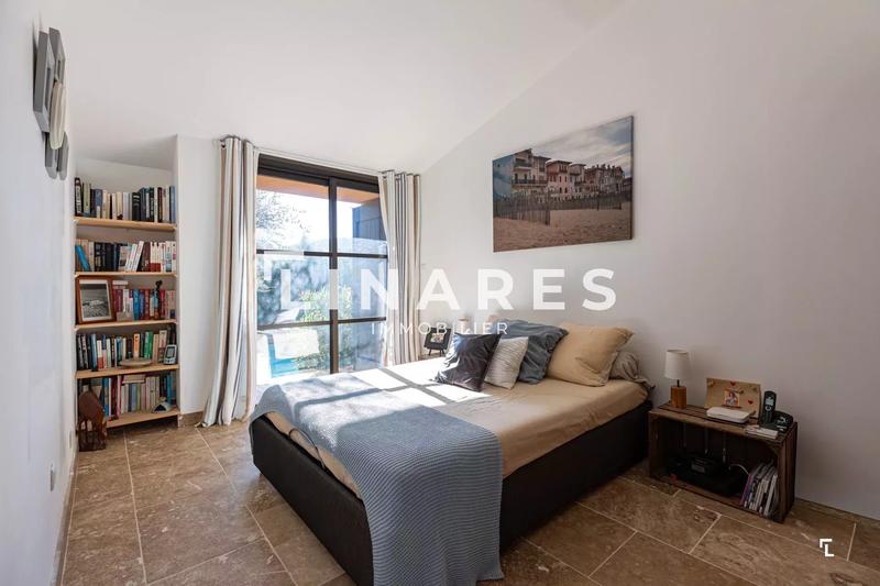 Maison - 200 m² - 5 pièces