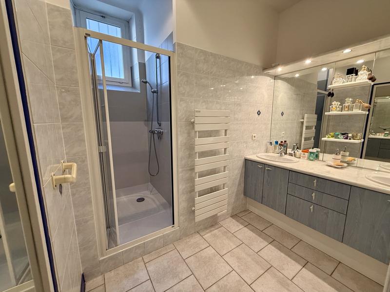 Appartement - 140 m² - 5 pièces