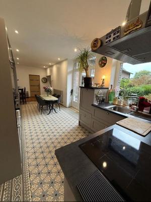 Maison - 199 m² - 9 pièces