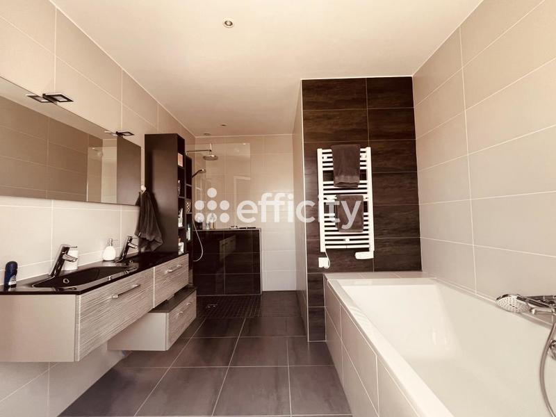 Maison - 152 m² - 6 pièces