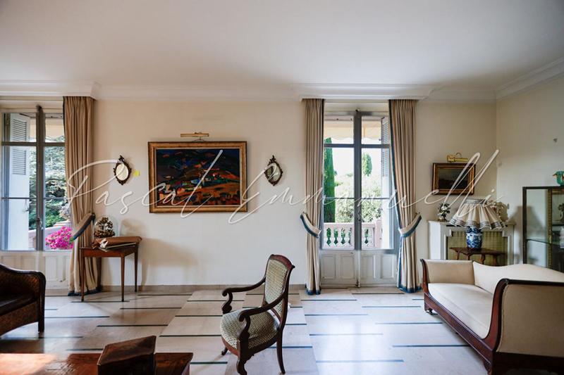 Maison - 247 m² - 5 pièces