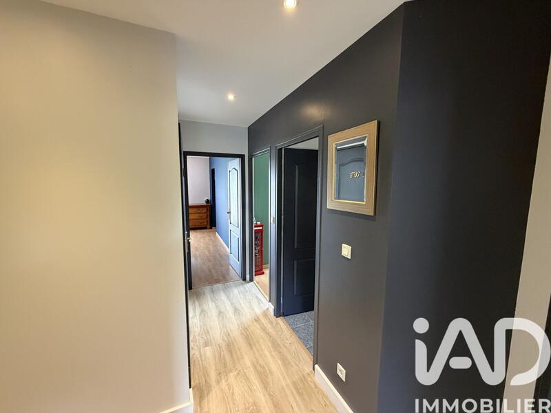 Maison - 228 m² - 8 pièces