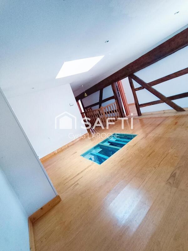 Maison - 309 m² - 9 pièces