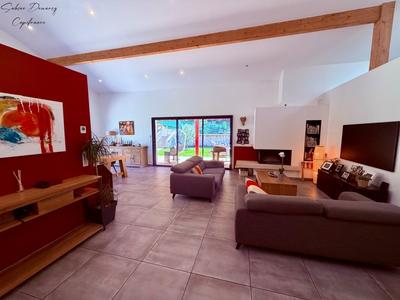 Maison - 185 m² - 5 pièces