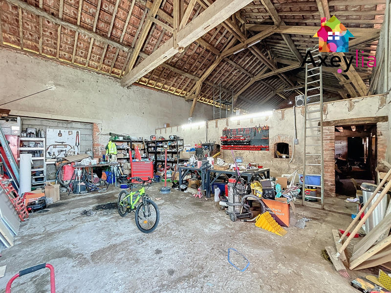 Maison - 240 m² - 8 pièces