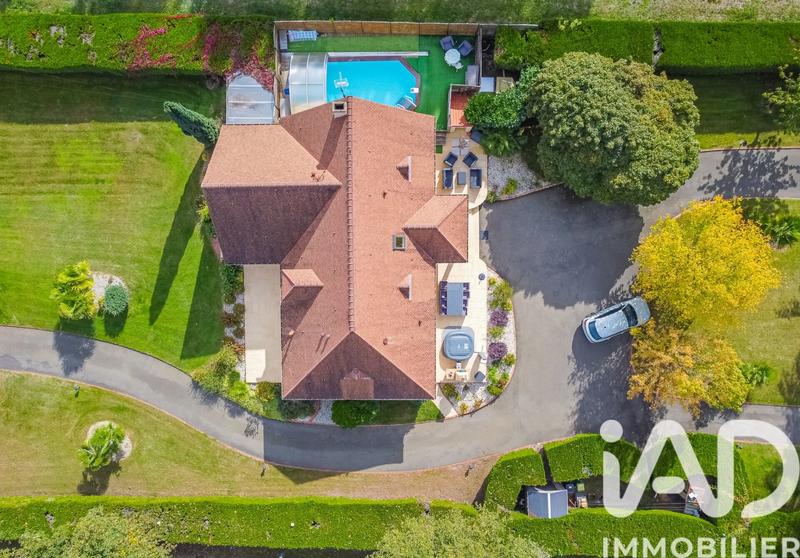 Maison - 196 m² - 6 pièces