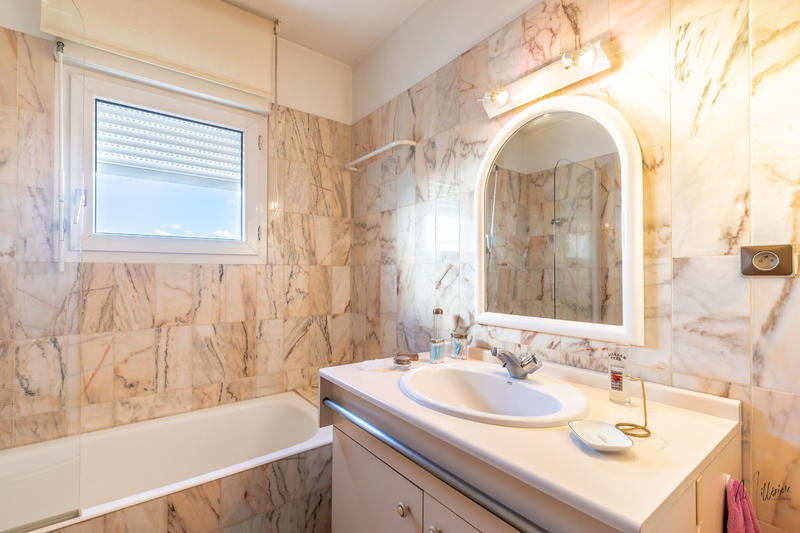 Appartement - 100 m² - 4 pièces