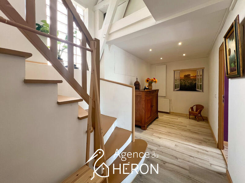 Maison - 143 m² - 8 pièces