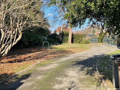 Terrain constructible - 1 073 m²