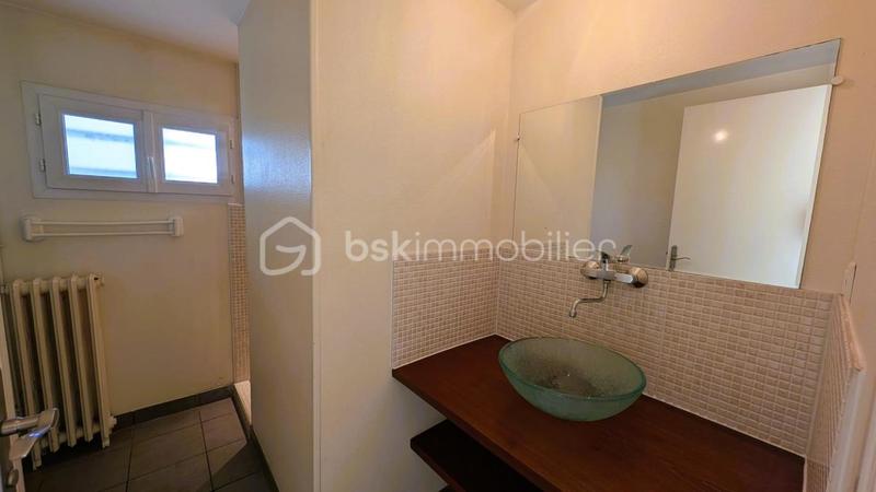 Maison traditionnelle - 149 m² - 6 pièces