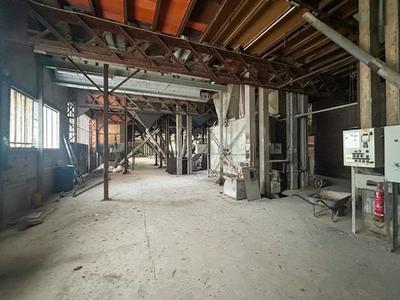 Grange - 1 080 m² - 1 pièce