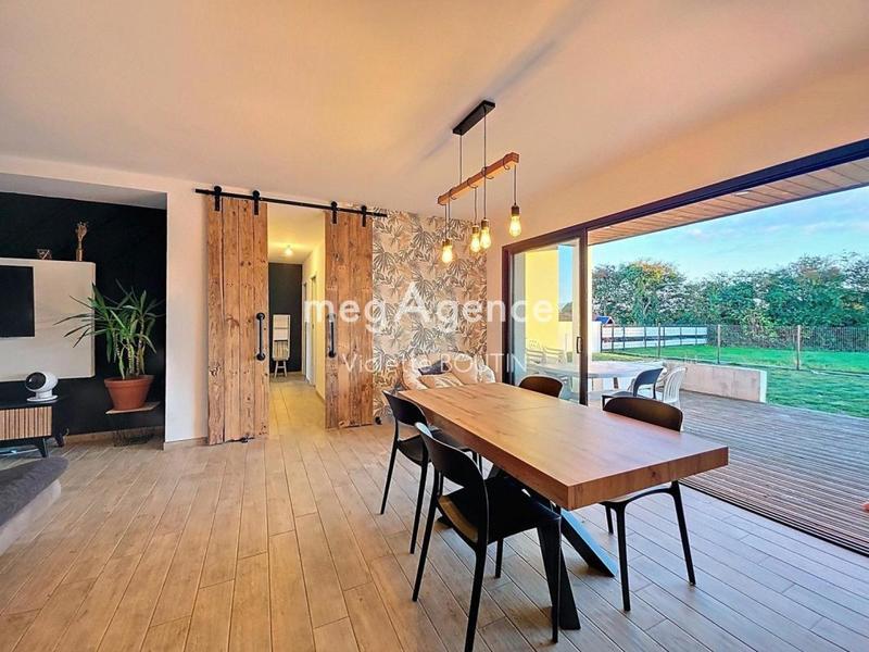 Maison - 98 m² - 5 pièces