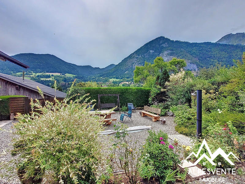 Maison - 249 m² - 9 pièces