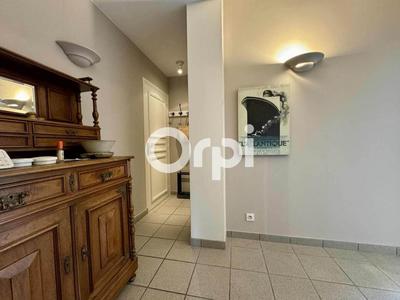 Maison - 206 m² - 7 pièces