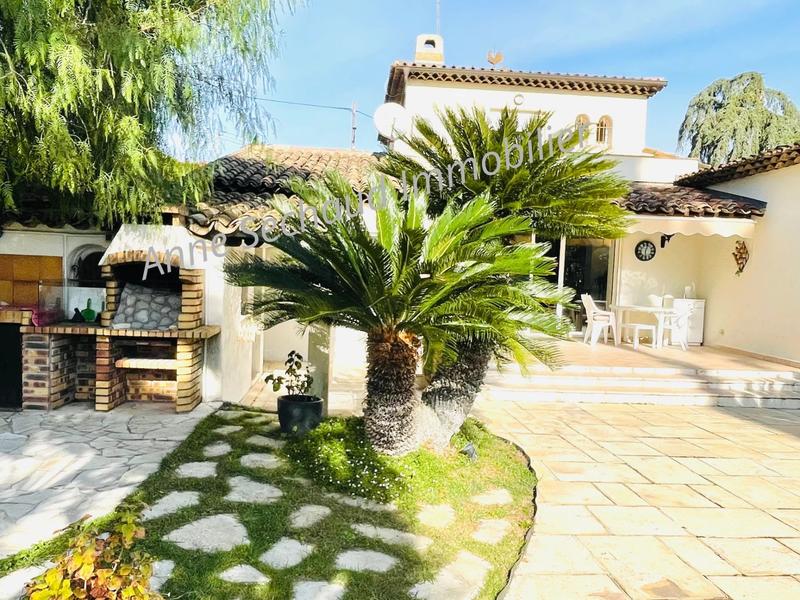 Maison - 203 m² - 5 pièces