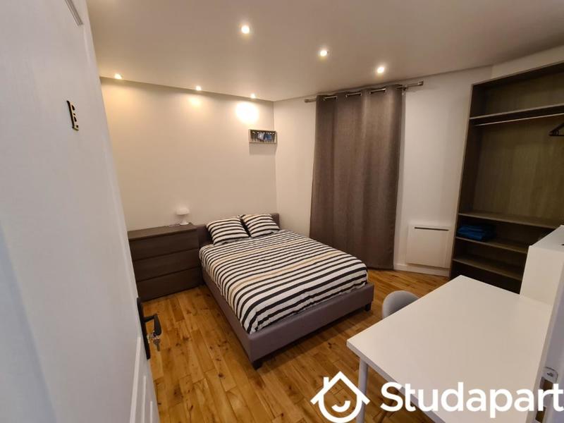 Chambre - 12 m² - 1 pièce