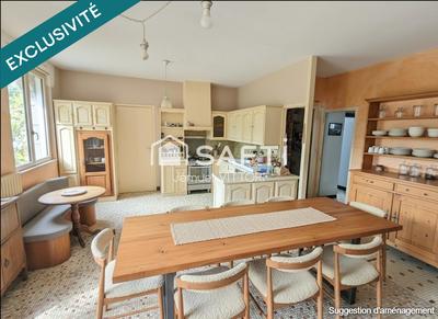 Maison - 278 m² - 10 pièces