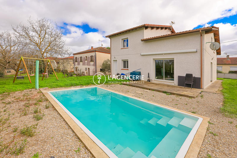 Maison traditionnelle - 217 m² - 6 pièces