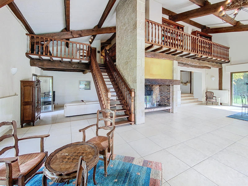 Maison - 273 m² - 10 pièces