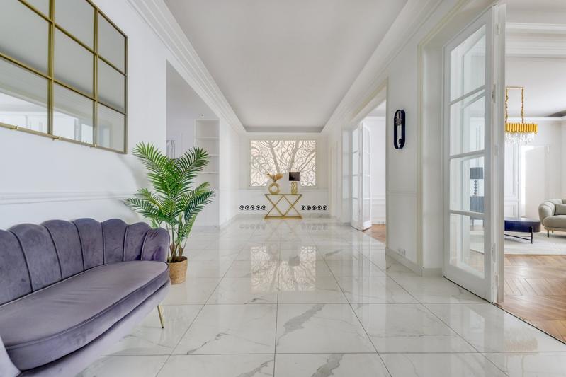 Appartement - 279 m² - 8 pièces