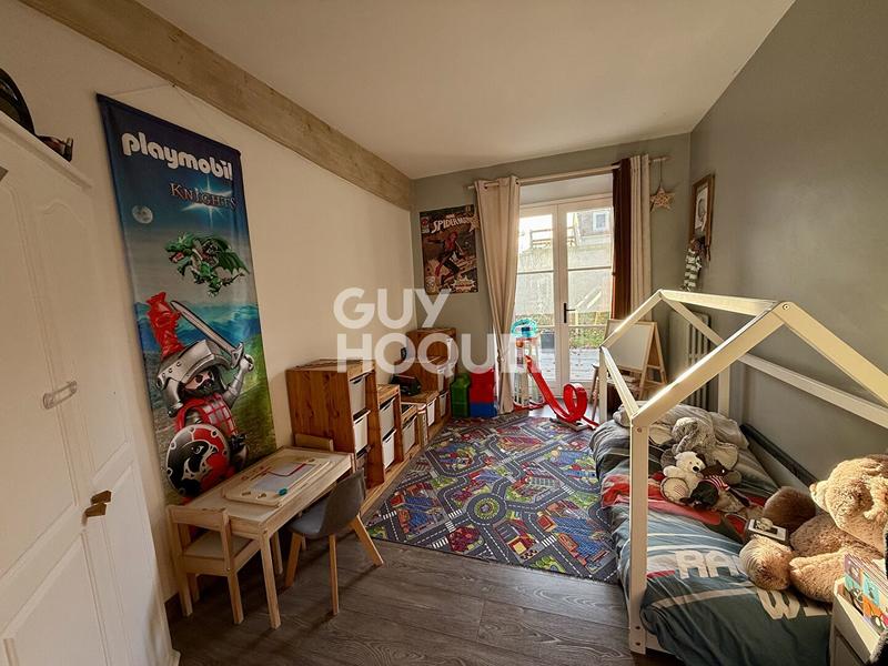 Maison - 216 m² - 10 pièces