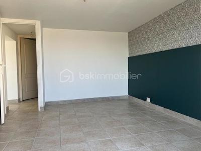 Maison traditionnelle - 84 m² - 3 pièces