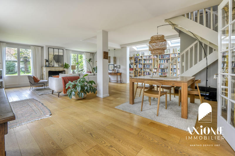 Maison ancienne - 232 m² - 7 pièces