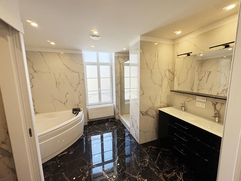 Maison - 262 m² - 11 pièces