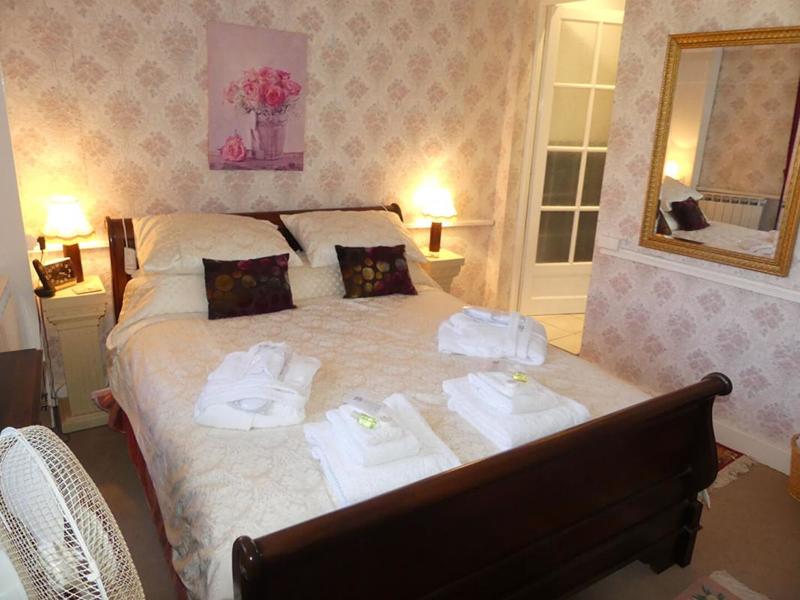 Maison chambre d'hôtes - 235 m² - 8 pièces