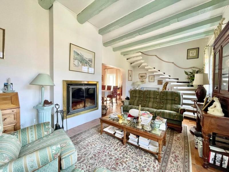 Maison - 177 m² - 7 pièces