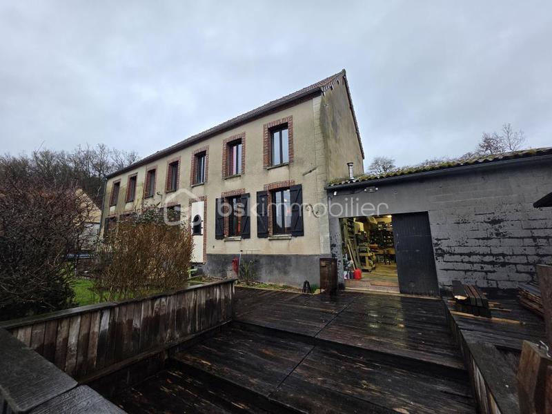 Maison traditionnelle - 189 m² - 8 pièces