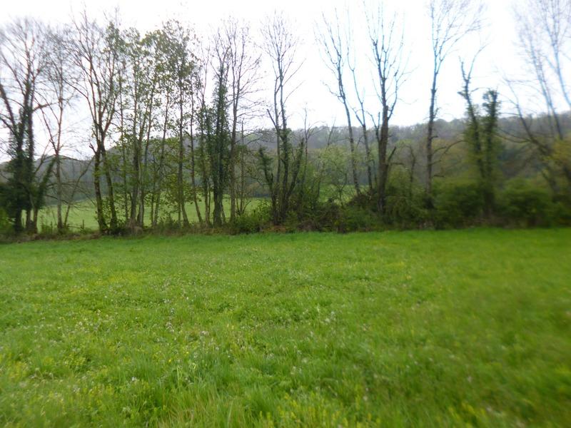 Terrain constructible - 1 200 m²