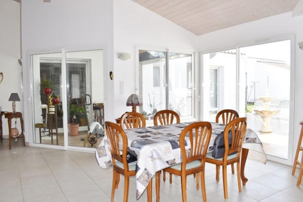 Maison - 180 m² - 5 pièces