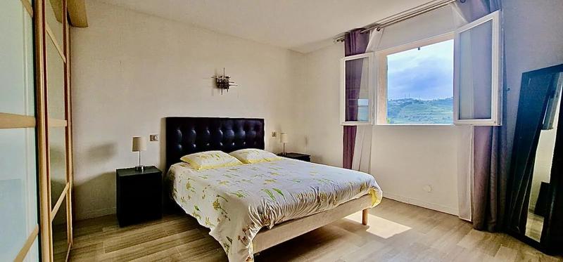 Appartement - 202 m² - 6 pièces