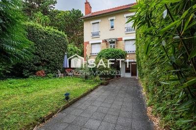 Maison - 166 m² - 6 pièces