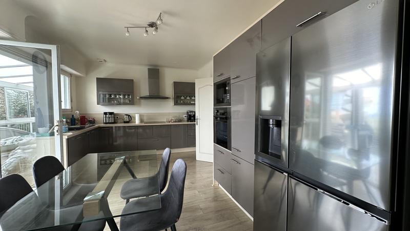 Maison contemporaine - 291 m² - 6 pièces