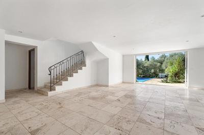 Maison - 205 m² - 5 pièces