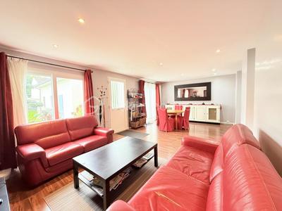 Maison - 108 m² - 6 pièces