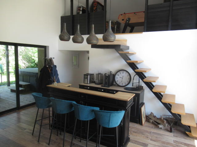 Maison - 256 m² - 10 pièces