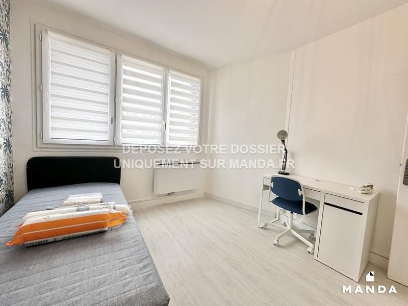 Chambre - 9 m² - 4 pièces