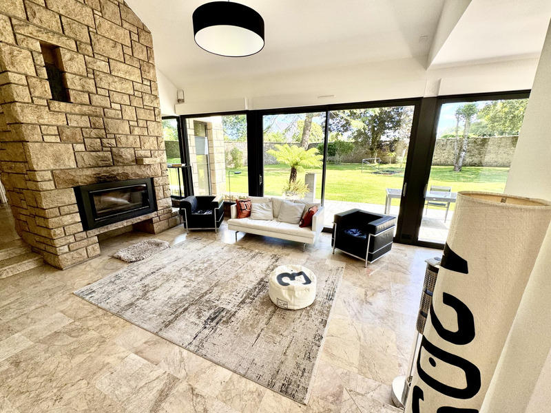 Maison - 311 m² - 8 pièces