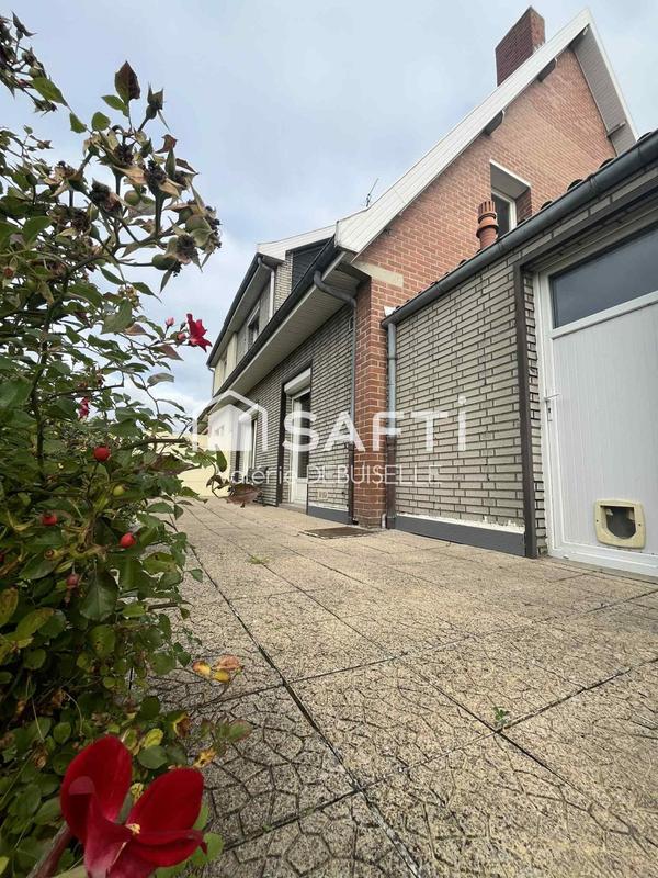 Maison - 96 m² - 5 pièces