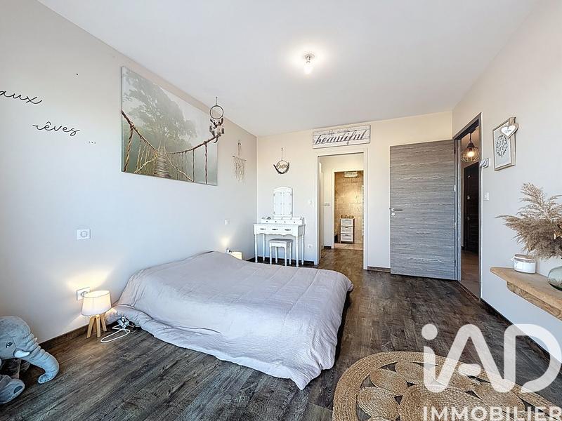 Maison - 200 m² - 8 pièces